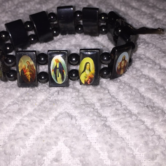 Bracelets - Picture 3 of 6